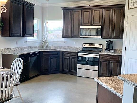 4th image of 29800 Atlanta Dr
