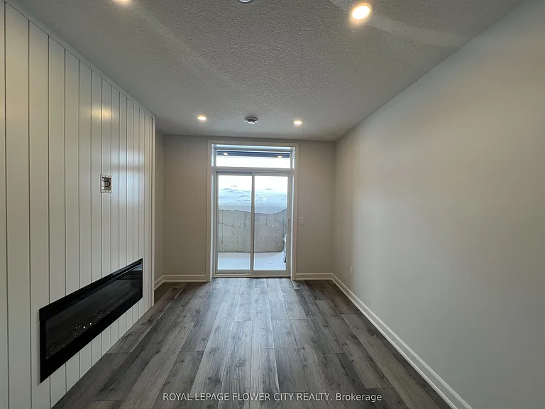 440 Wellington St E #25 — Photo 3