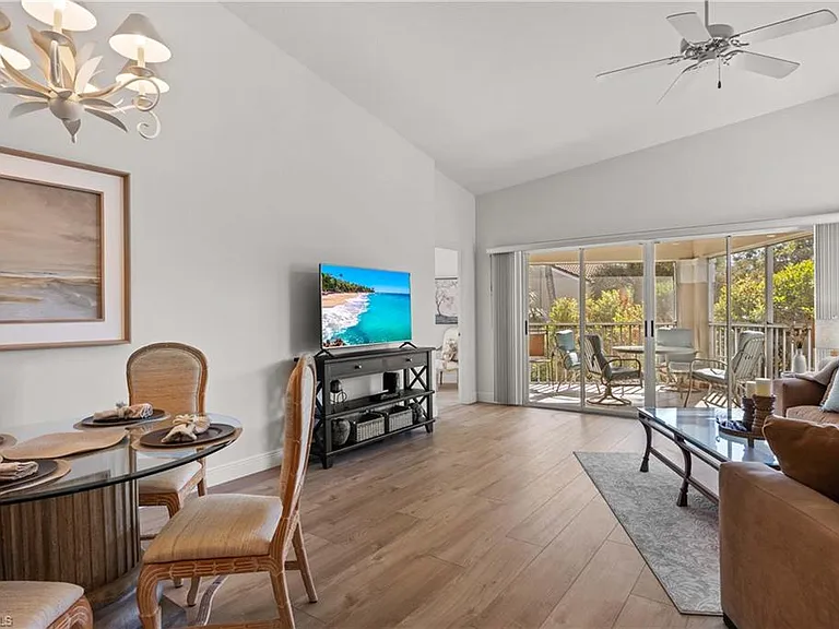 8415 Excalibur Cir #B10 — Photo 3