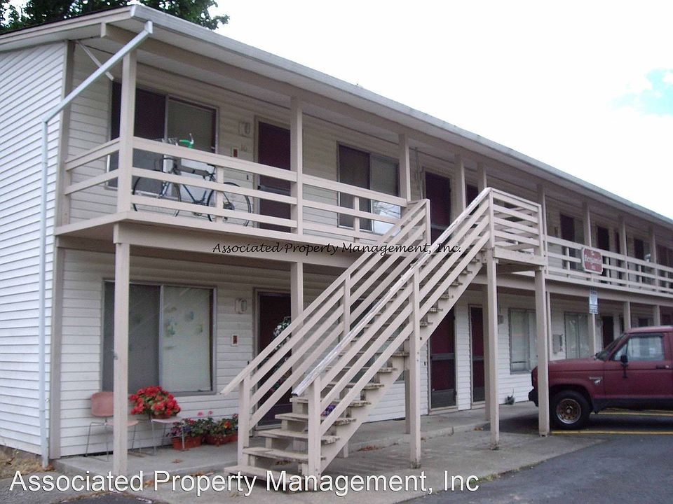 1st image of 182 NE Jackson St APT 10