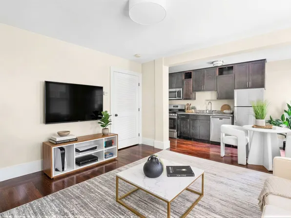 111 Eutaw St #1A, Boston, MA 02128