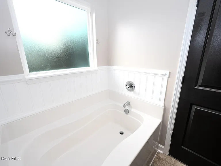 204 Gillcrest Ct — Photo 18