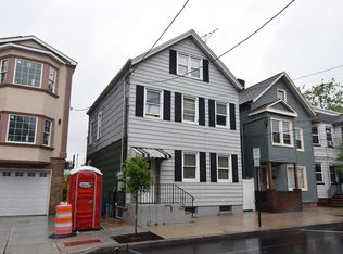 208 John St, Harrison, NJ 07029