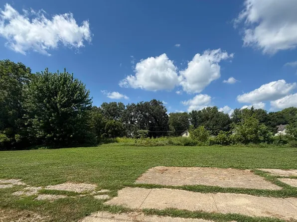 512 Commercial St, Kewanee, IL 61443