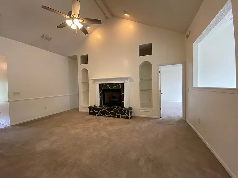 1835 Lawnwoods Dr — Photo 7