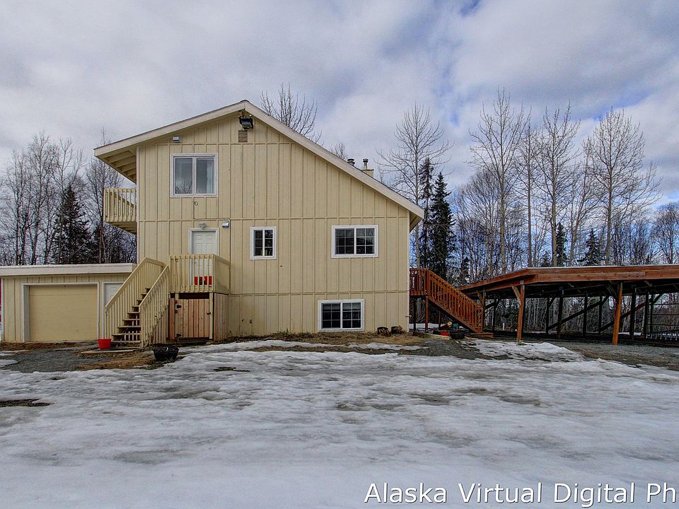 Duplex, garage, 8-carport