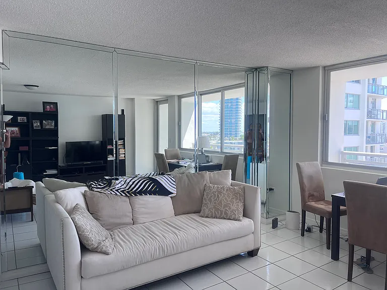 7135 Collins Ave #1033 — Photo 6
