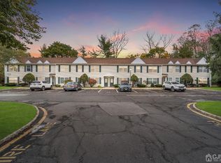 32 E Hanover Sq, Middlesex, NJ 08846