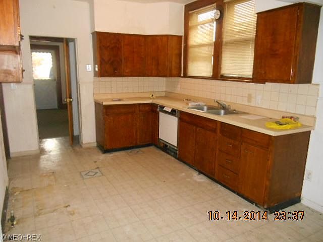 2nd image of 2127 11th St SW
