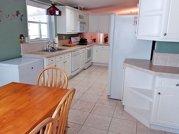 2nd image of 712 Bamboo Palm Way #872