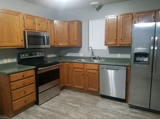 910 Wheatland Dr, Buhler, KS 67522