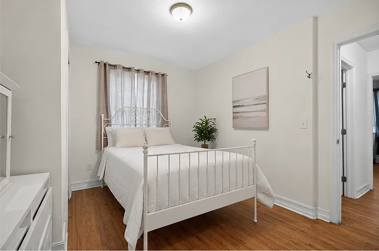 1403 W 22nd St — Photo 6