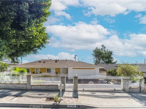 11748 Remington St, Sylmar, CA 91342