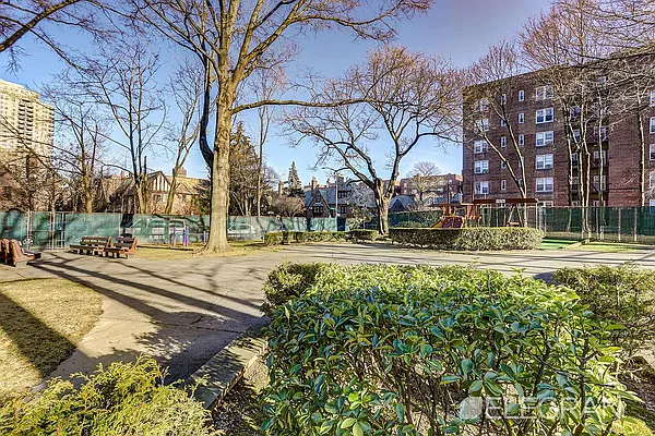 Rented by (Legacy) Elegran | media 18