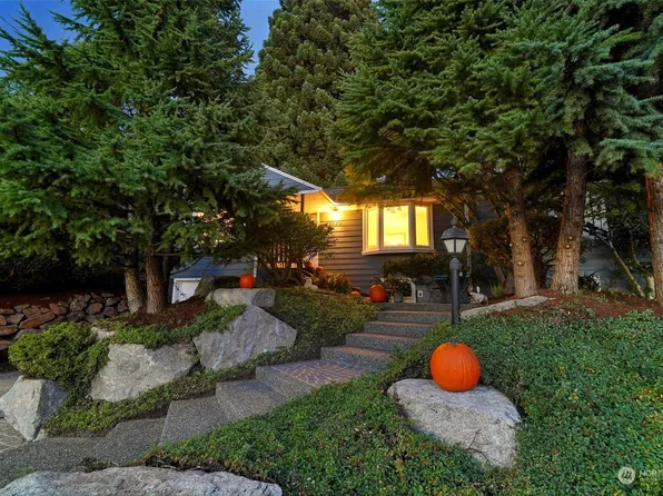 6520 47th Avenue NE, Seattle, WA 98115