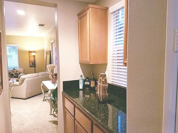 5th image of 572 Groveside Dr