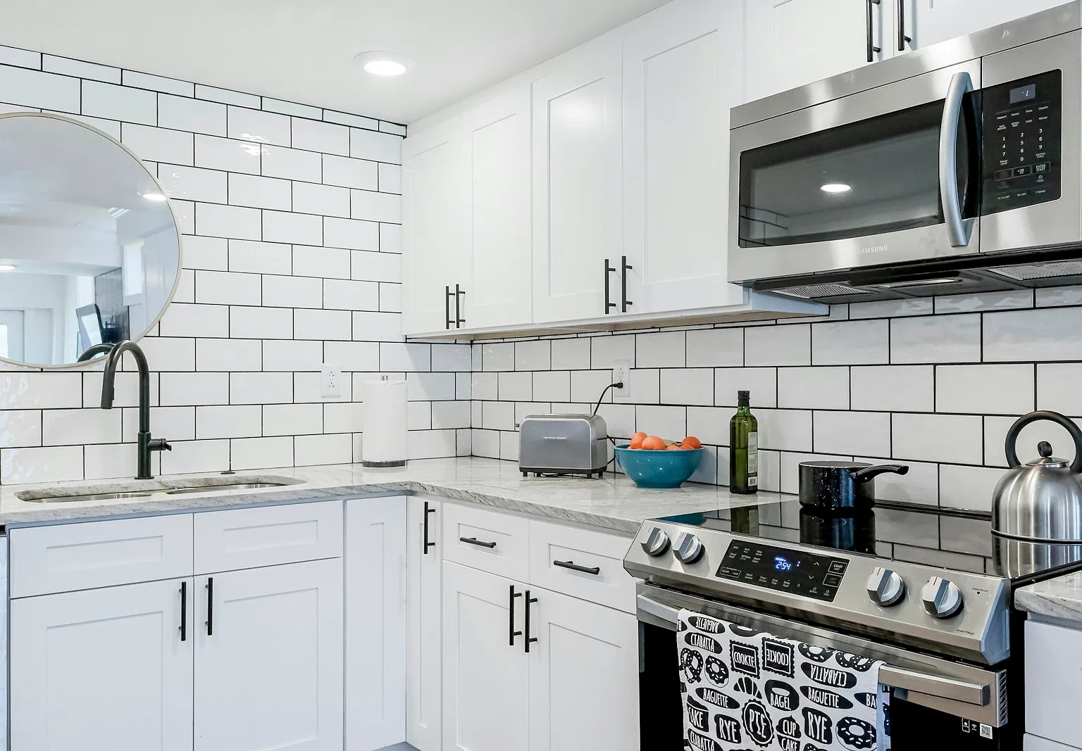 1820 West 38th Street, Unit Basement — Photo 2