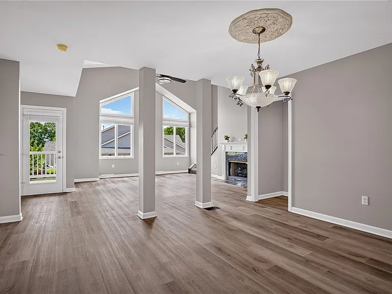 9704 Sundance Dr — Photo 8