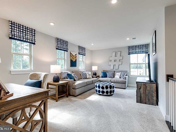2nd image of 5005 Regents Ln