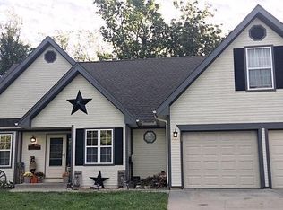 1115 S 14th St, Leavenworth, KS 66048