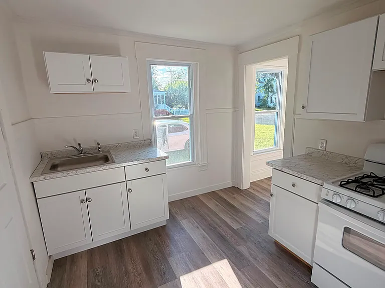 323 W Calthrop Ave #1 — Photo 3