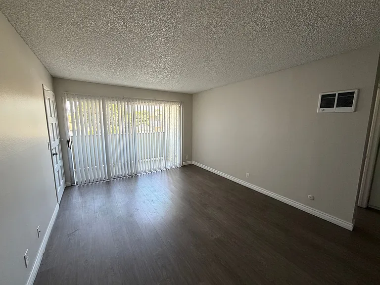 Cordova Apartments — Photo 5