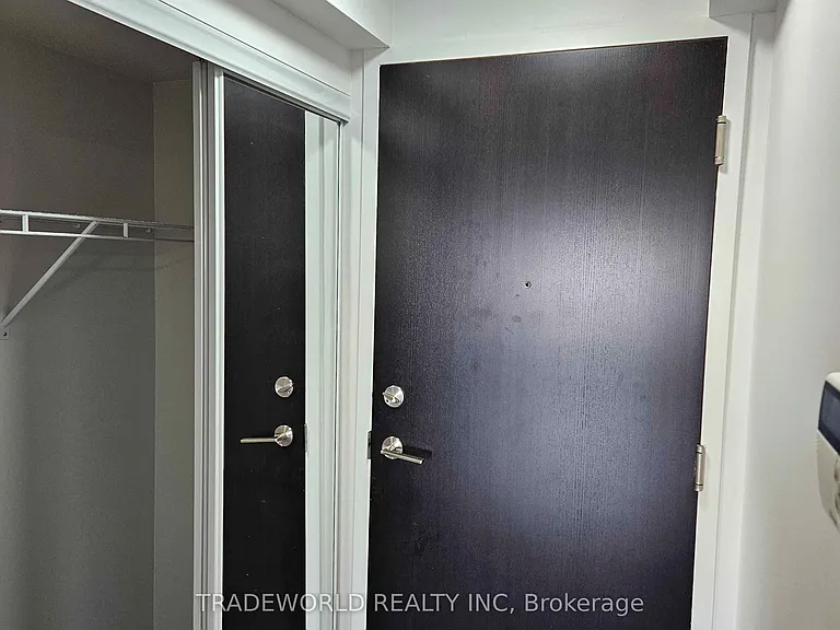 5162 W Yonge St #1901 — Photo 4