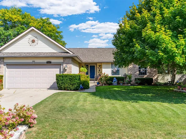 4429 W Edge Way St, Grand Blanc, MI 48439