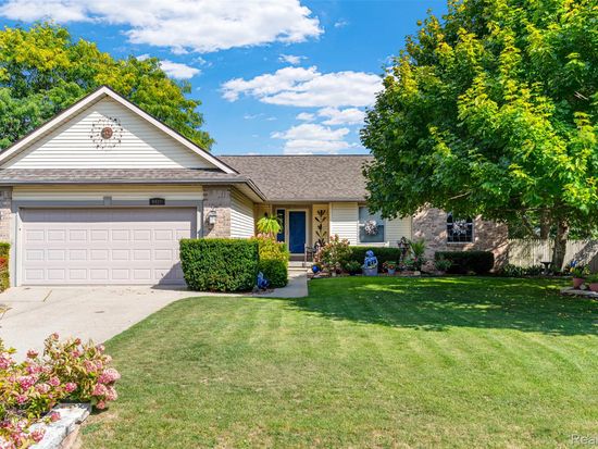 4429 W Edge Way St, Grand Blanc, MI 48439