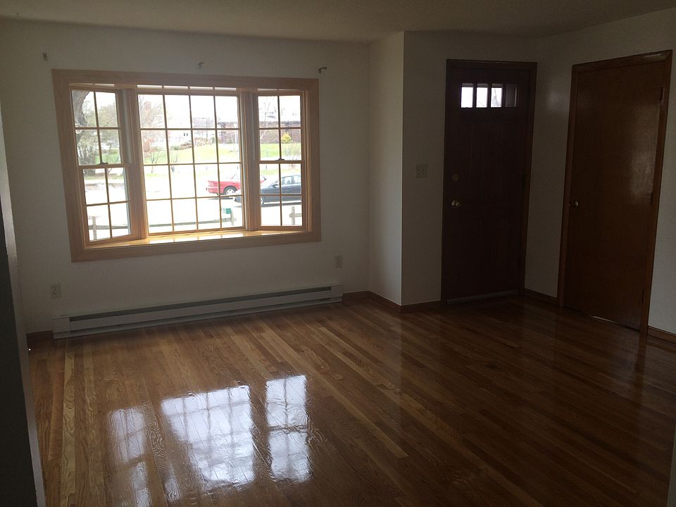 2nd image of 70 Gaudreau St