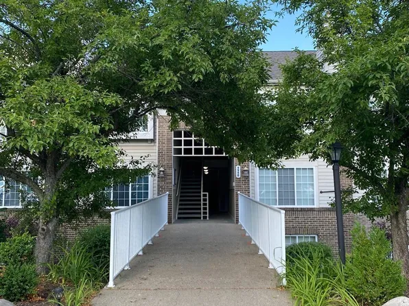 9940 Regatta Dr Unit 201, Cincinnati, OH 45252