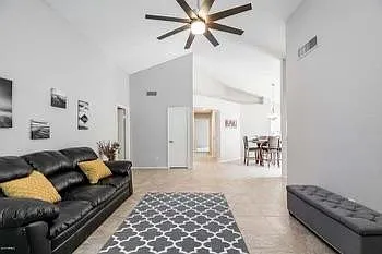 409 E Topeka Dr — Photo 24