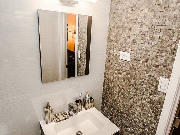 4th image of 222 W 14th St APT 2A