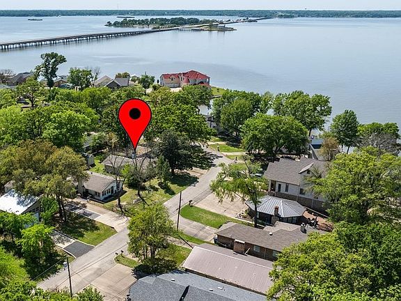 2nd image of 265 Harbor Dr