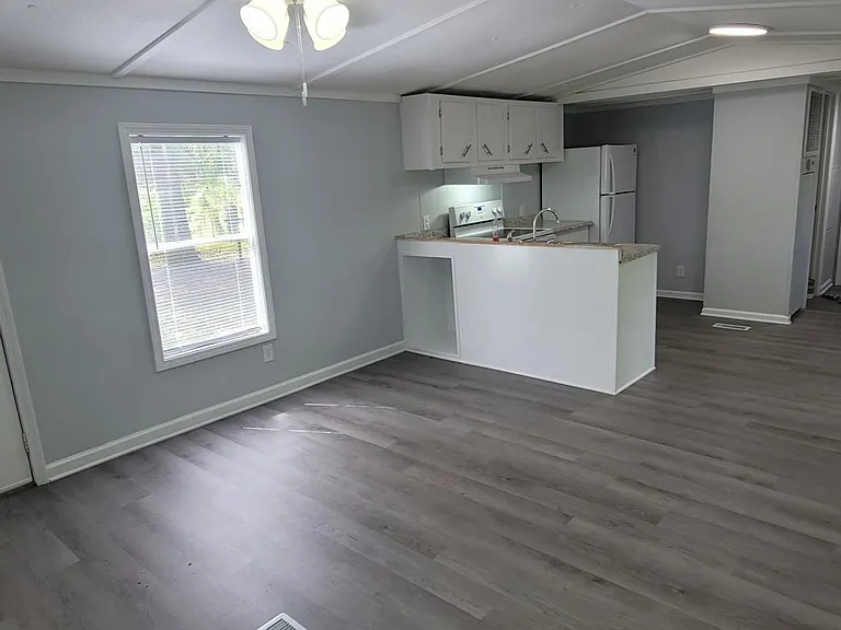 44 Racoon St — Photo 5