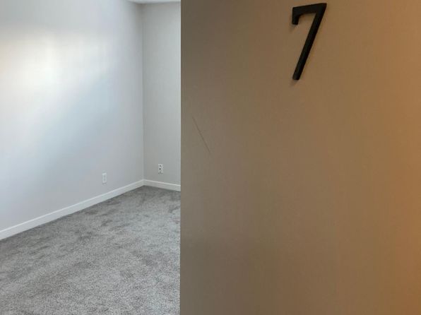 104 S Locust St APT 7