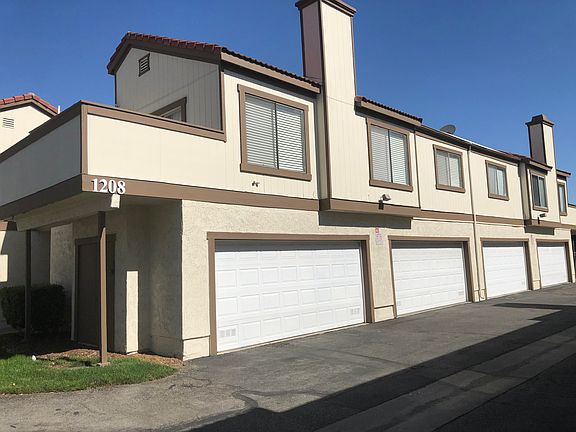3rd image of 1208 S Cypress Ave APT F