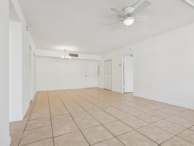 2 Bed 2 Bath Unit