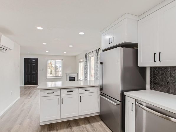 4612 NE Lombard St #2