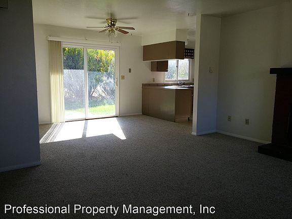 3rd image of 2224 Central Pl #B