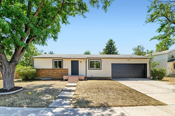 17042 E Wagontrail Pkwy — Photo 1