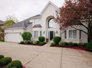 6151 Bentley Ave, Willowbrook, IL