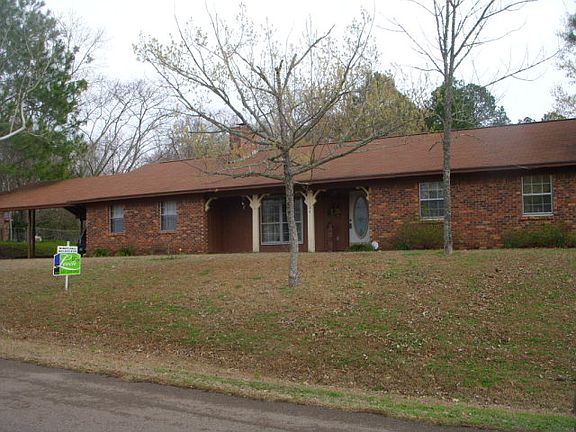 2nd image of 104 Hilda Dr