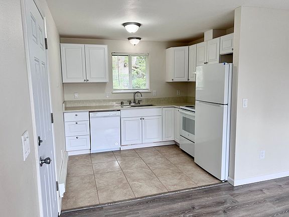 2nd image of 315 W Woodworth St APT 4