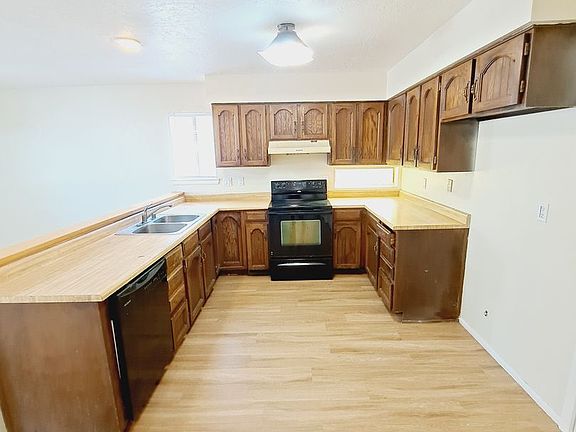 3rd image of 10316 Leymon Ct NW