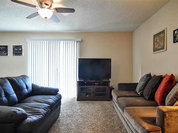 5th image of 1557 Town Bluff Dr