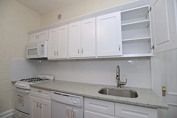 Rented by Space Real Estate | media 17