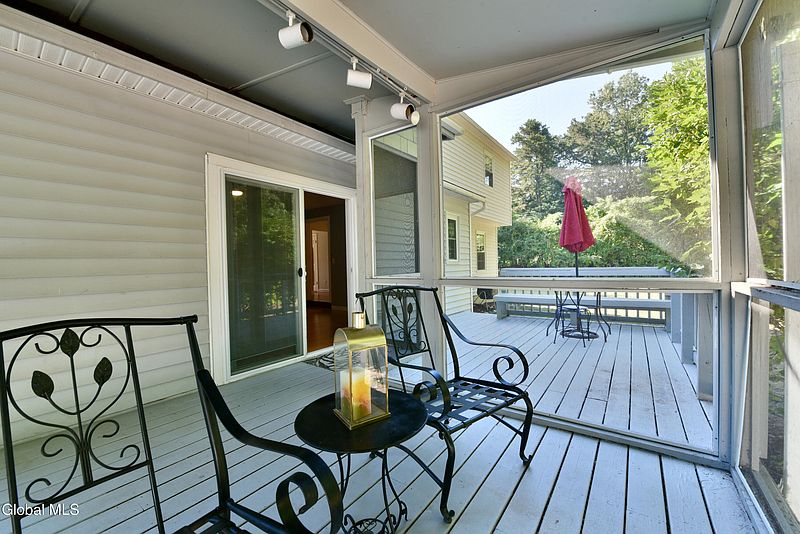 5th image of 4 Putnam Lane