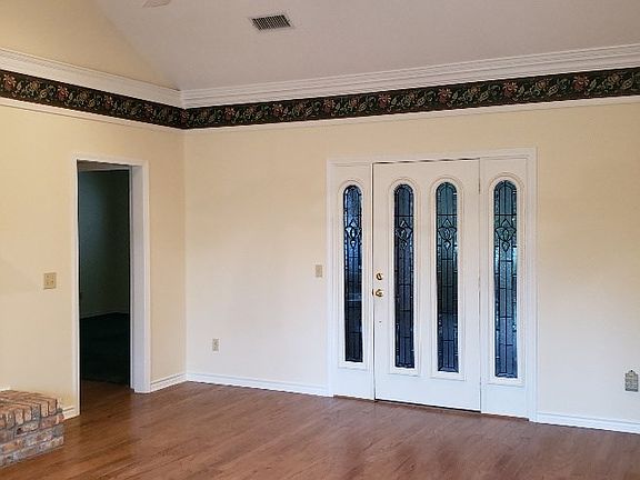 2nd image of 682 Brookwood Dr