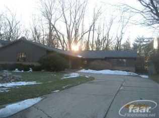 2610 Pinetree Dr, Flint, MI 48507